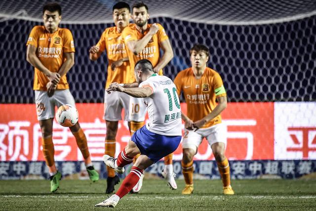 意甲-吉鲁点球双响普利希奇破门 AC米兰4-1都灵